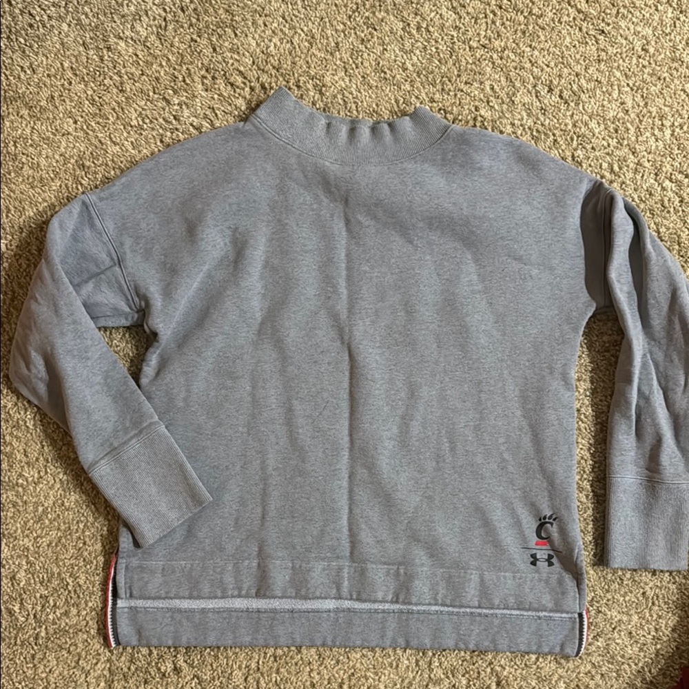 Under Armour Gray Crewneck Sweatshirt